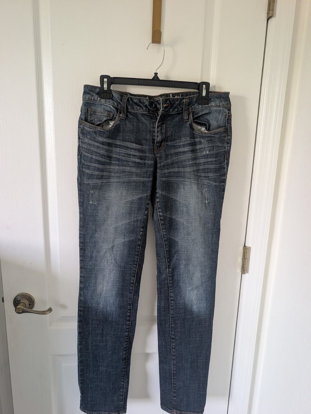 Refuge Blue Denim Distress Jeans Flirty Everyday Skinny 8L Medium Wash Stretch,